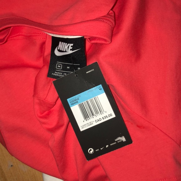 Nike T-Shirt - Picture 3 of 4